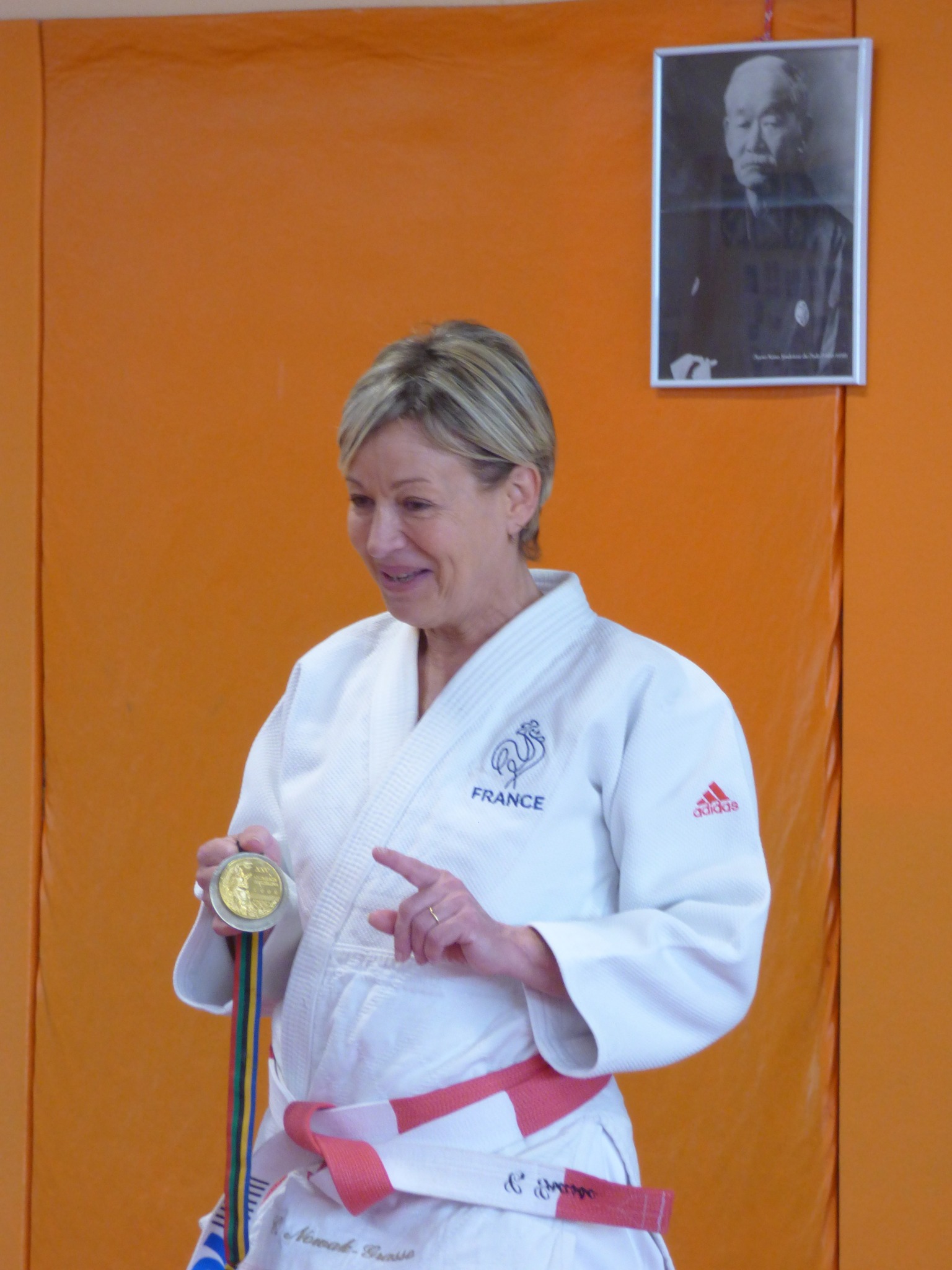 Mme Cécile Nowak-Grasso, Championne olympique 8ème Dan lors des entrainements à Vineuil le 04 juin 2023