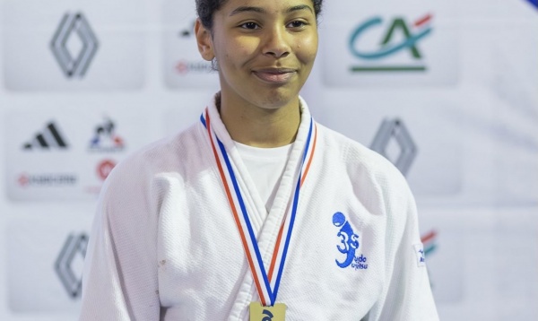 Alicia Torcol rapporte une médaille de la coupe de France minime !